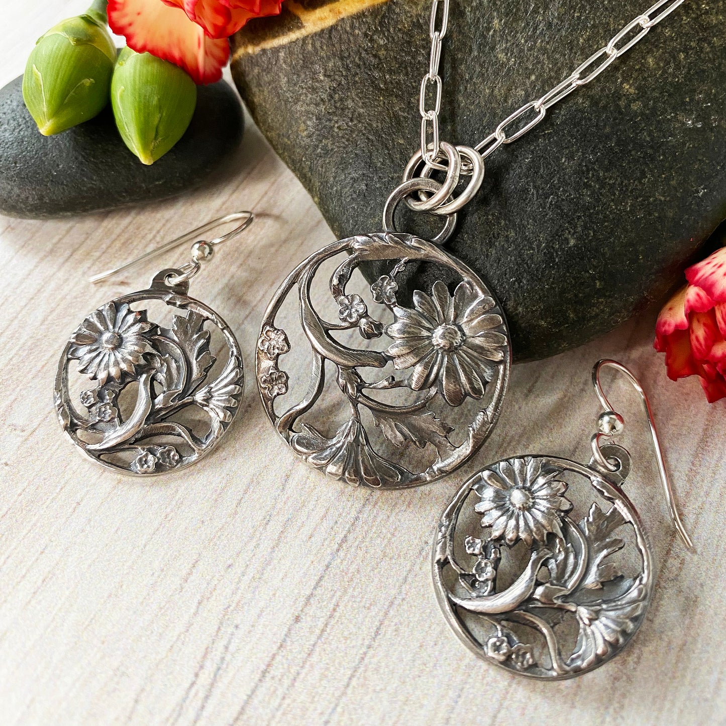 Antique Daisy Necklace and Earring Set