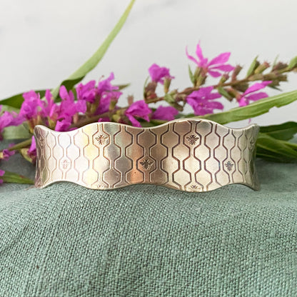 Itty Bitty Bee Wavy Anticlastic Cuff