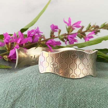 Itty Bitty Bee Wavy Anticlastic Cuff