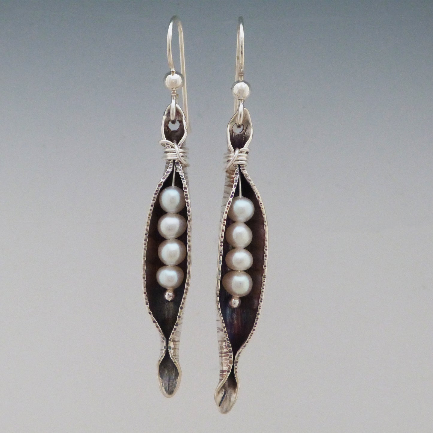 Peapod Earrings (4 pearls)