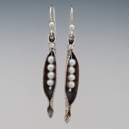 Peapod Earrings (4 pearls)