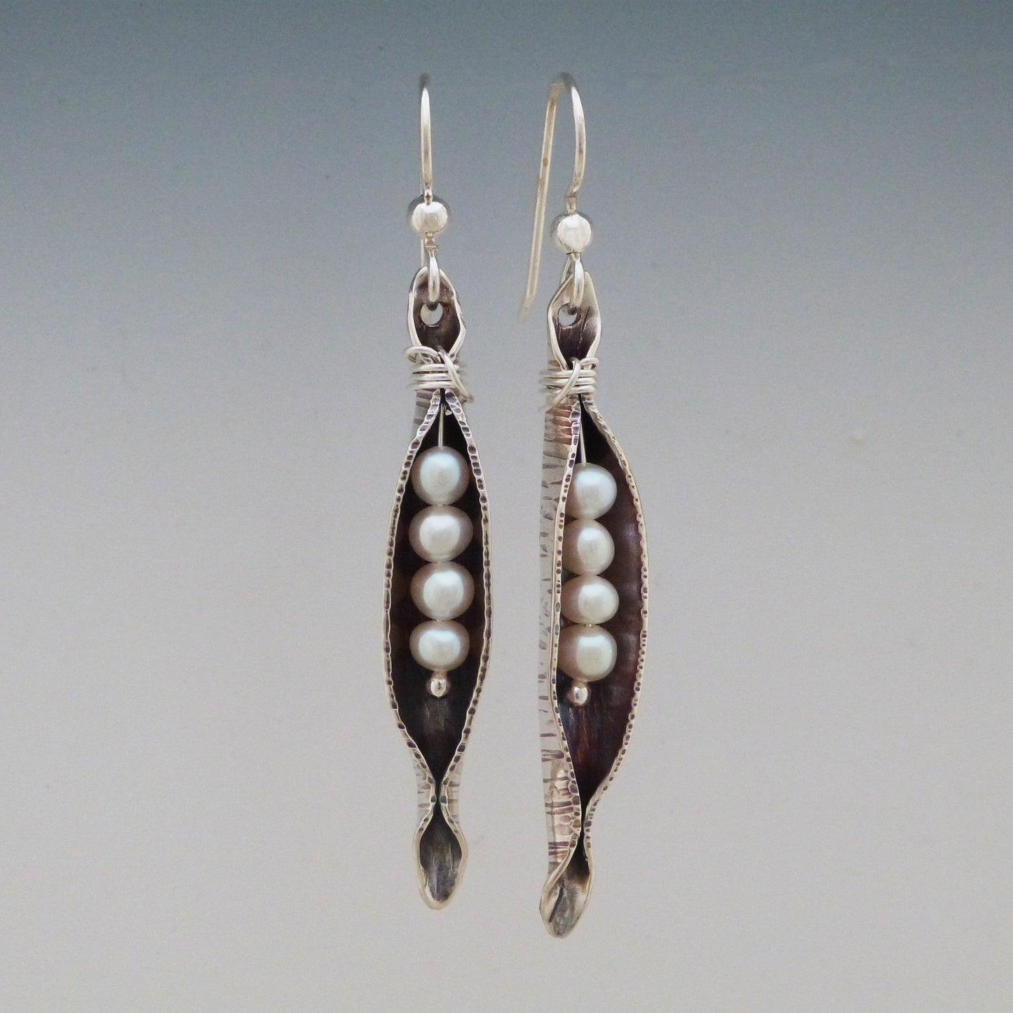 Peapod Earrings (4 pearls)
