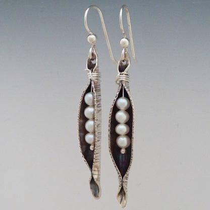 Peapod Earrings (4 pearls)