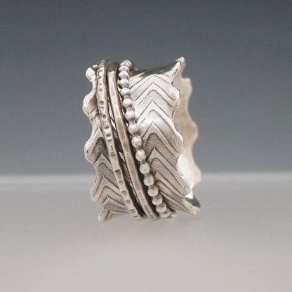 Wavy Edge Spinner Ring