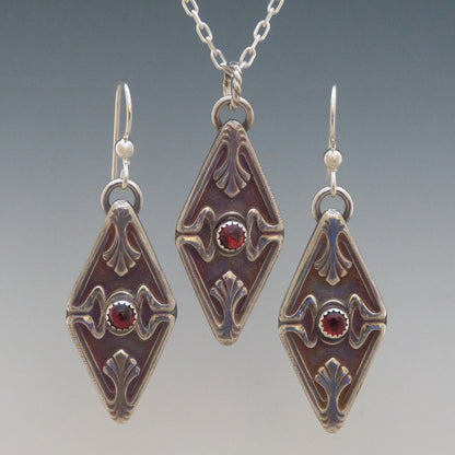 Garnet Art Deco Necklace
