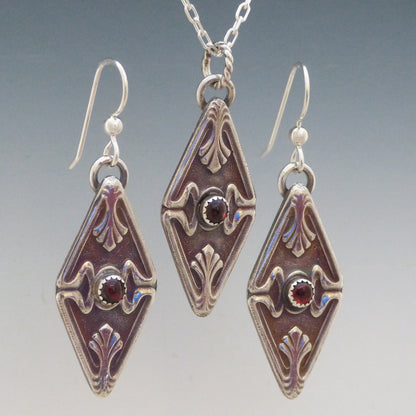 Garnet Art Deco Necklace